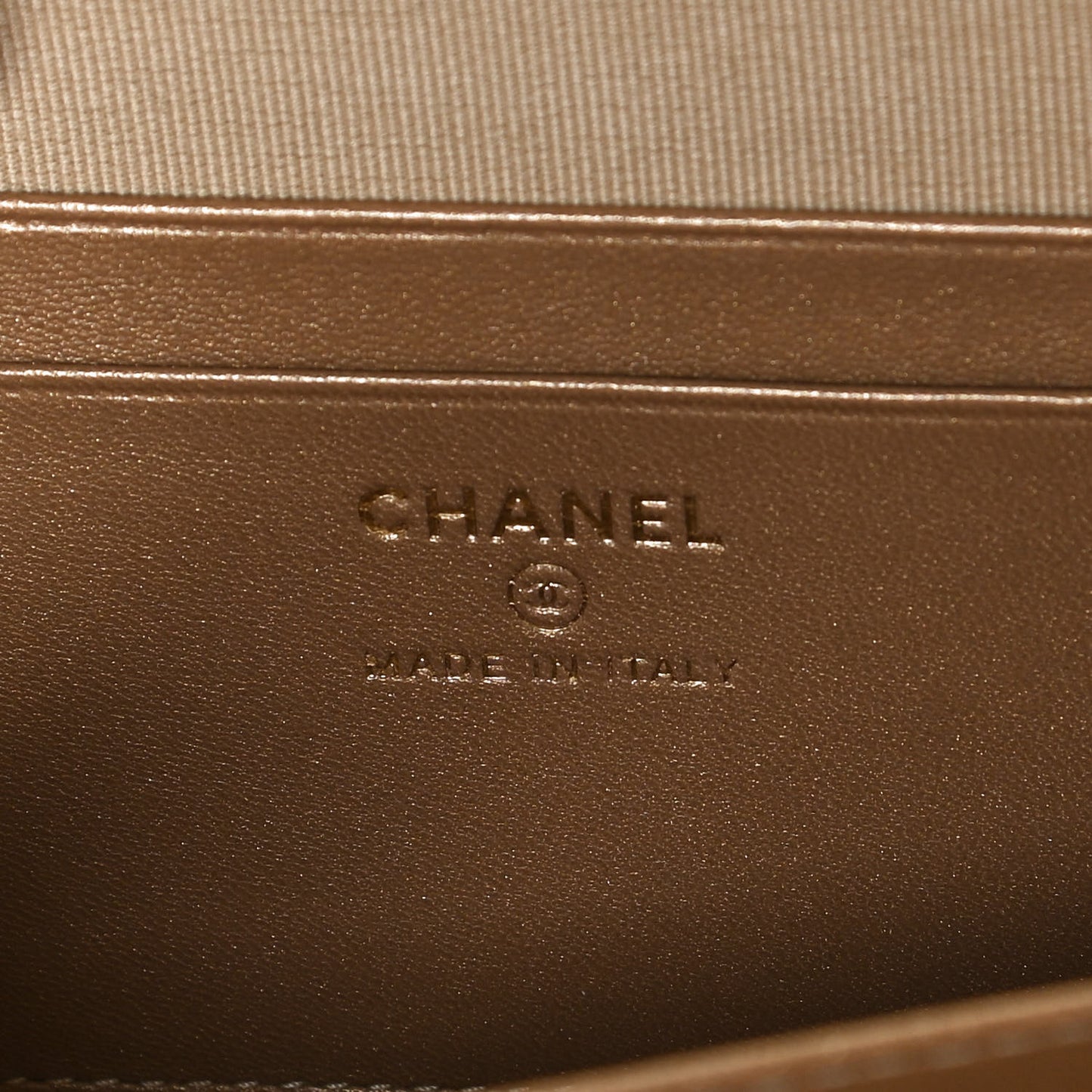 Lambskin Quilted CC Pearl Crush Camera Case Black