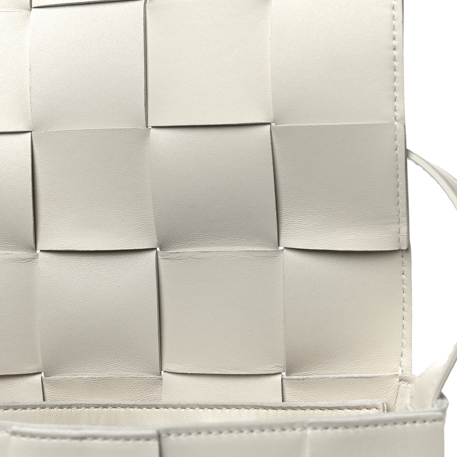 Bottega Veneta Lambskin Maxi Intrecciato Cassette Crossbody Bag White 10 of 11