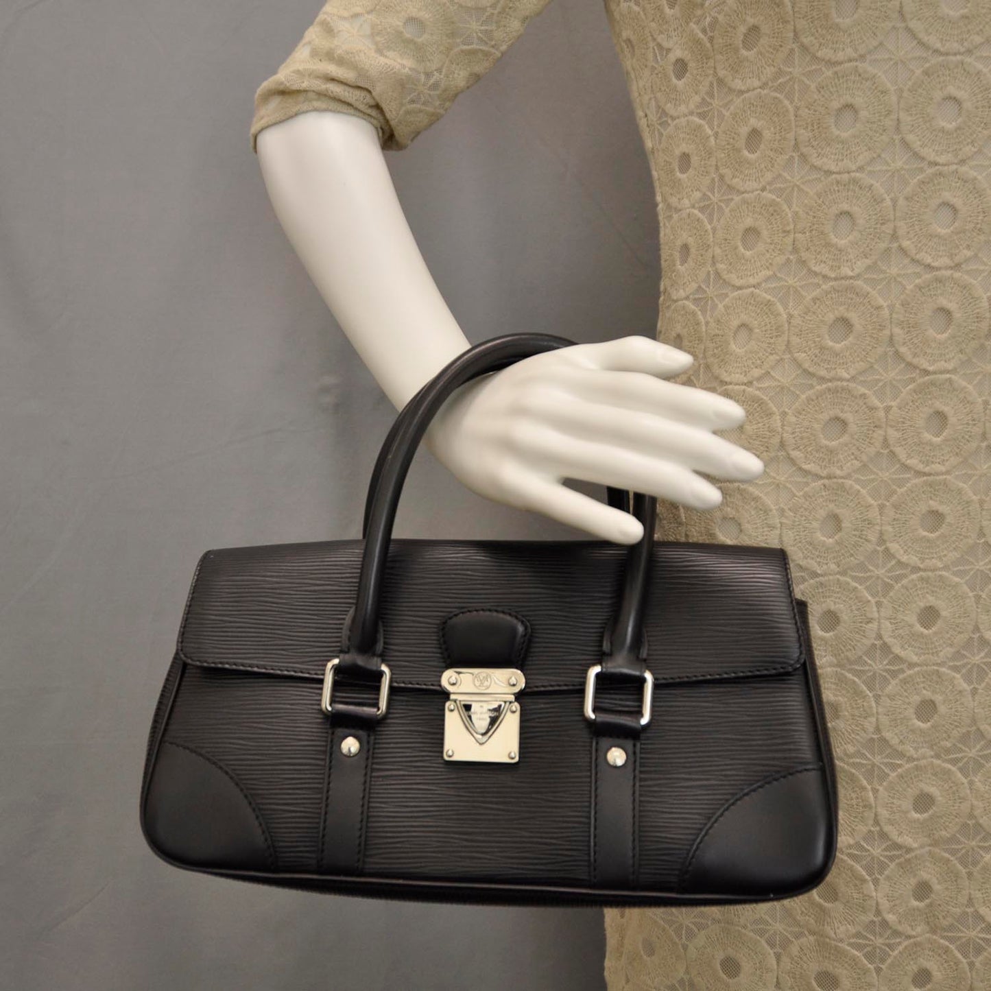 Epi Segur PM Black