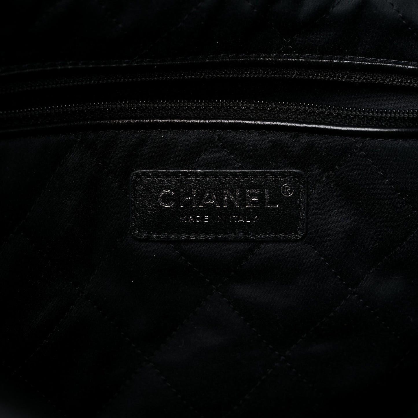 Shiny Calfskin Quilted Chanel 22 Black