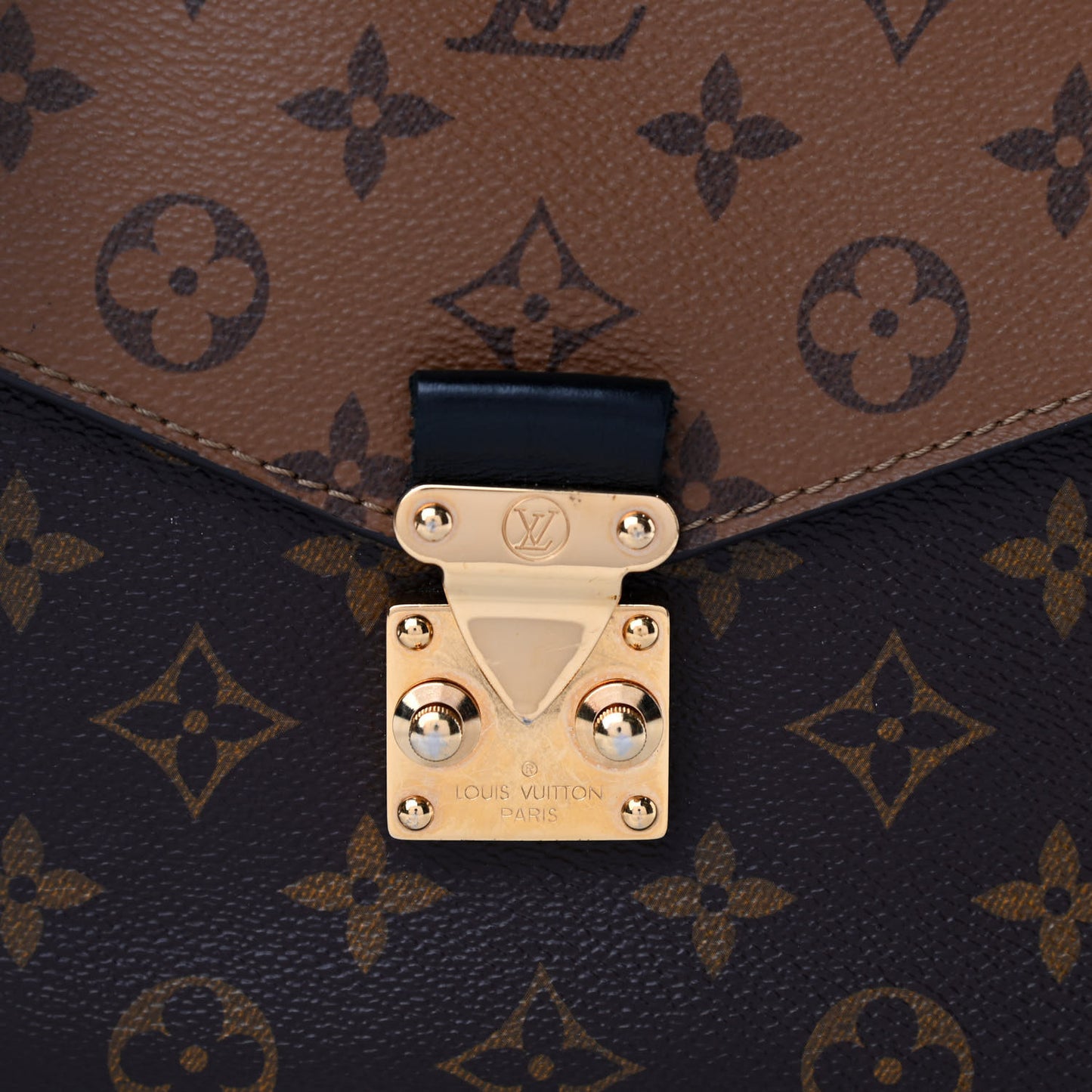 Reverse Monogram Pochette Metis