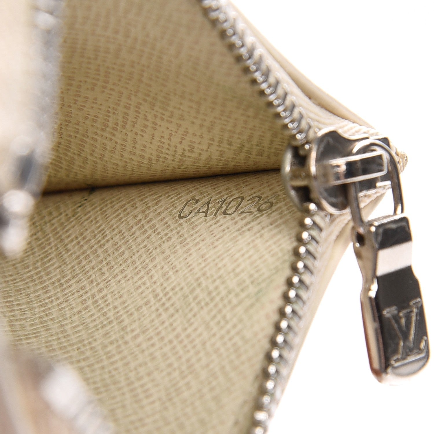 Louis Vuitton Epi Key Pouch Ivory 7 of 7