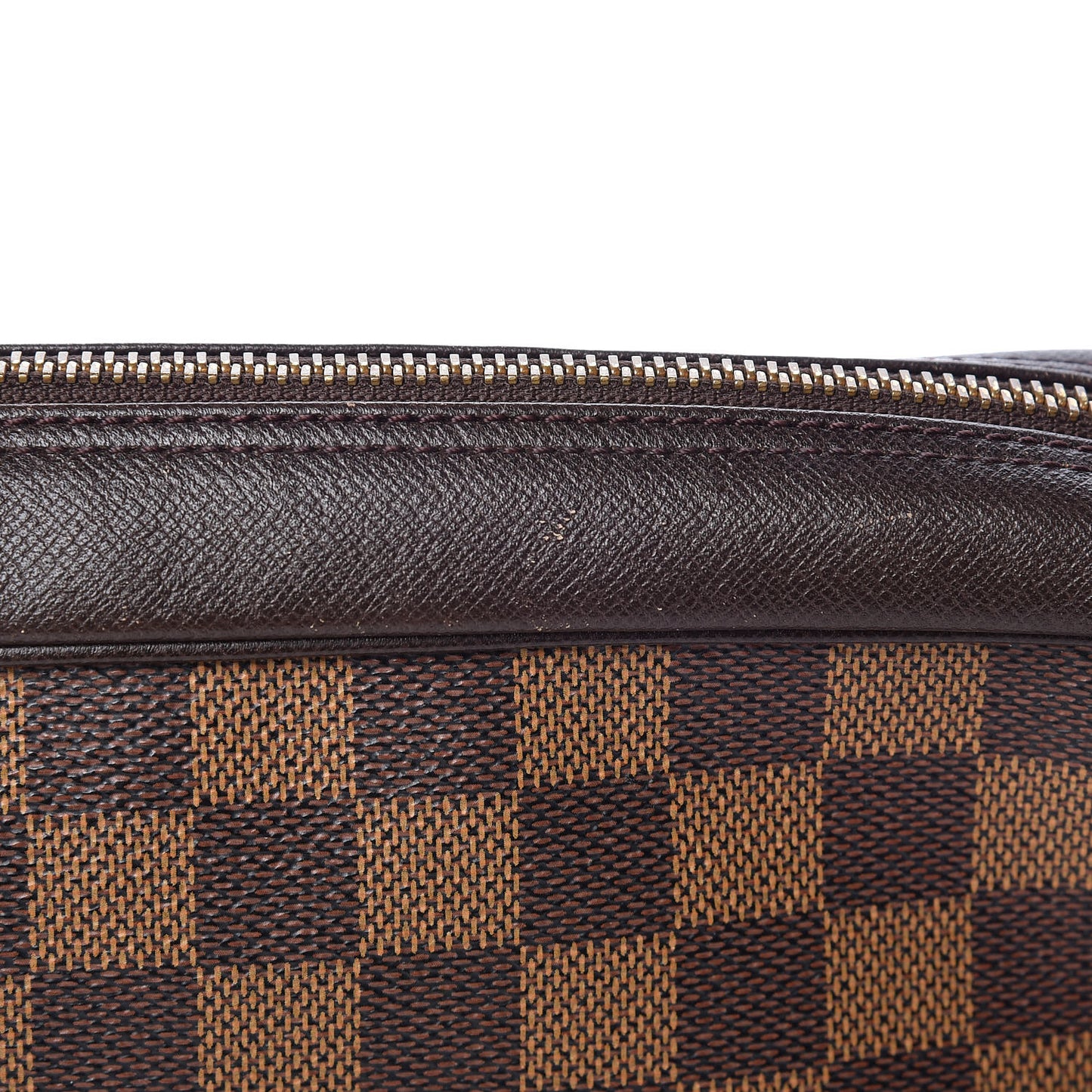 Damier Ebene Trousse Toilette 28