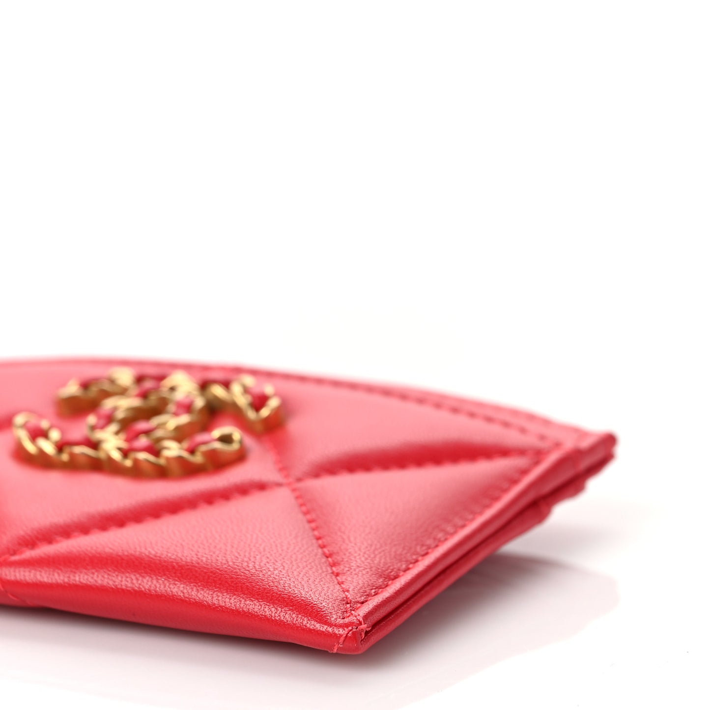 Lambskin Quilted Chanel 19 Card Holder Red