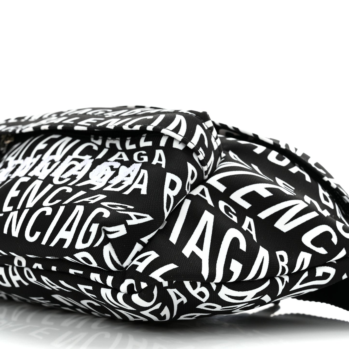 Nylon Wave Logo Print Wheel Beltpack Black White