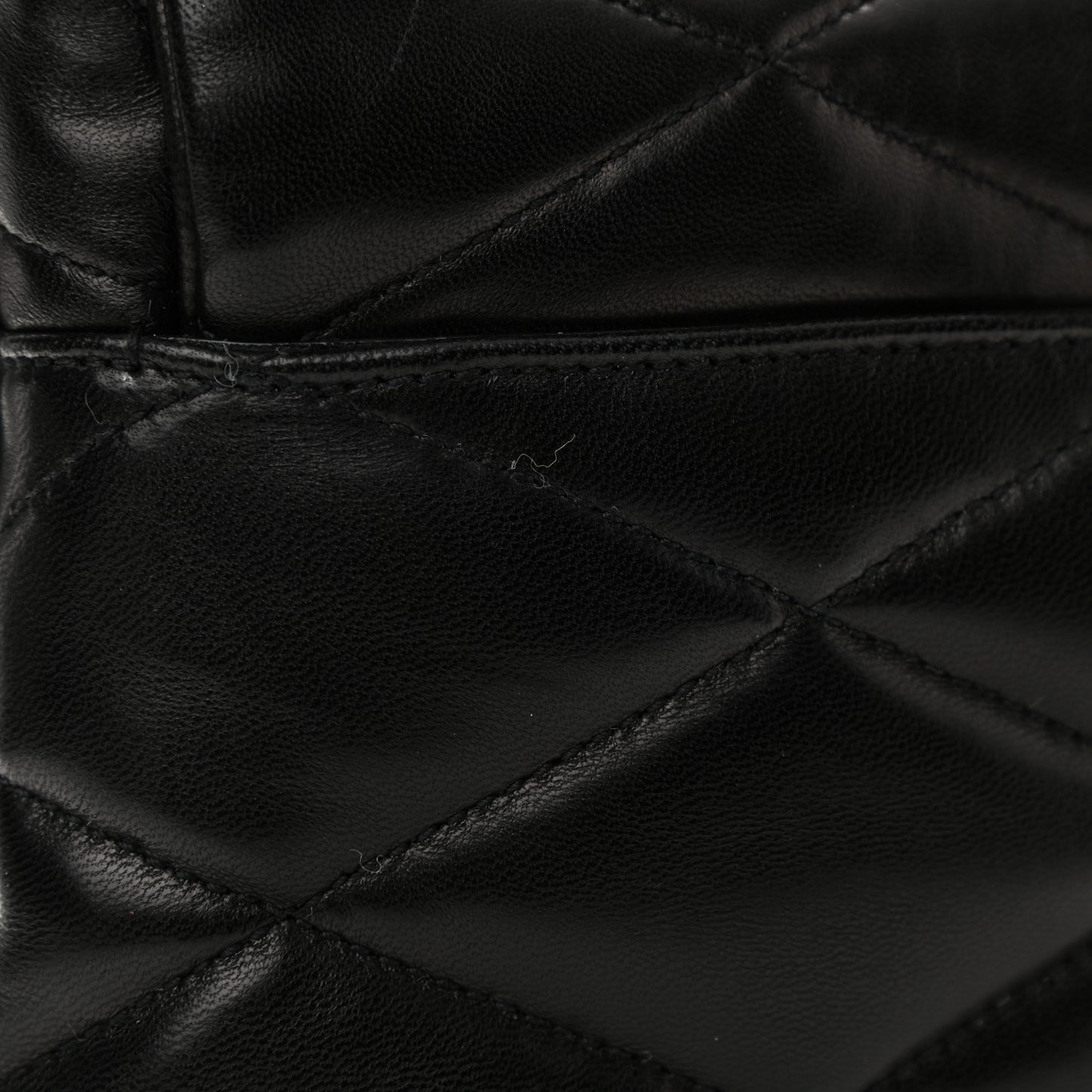 Lambskin Quilted Le 57 Diamond Shoulder Bag Black