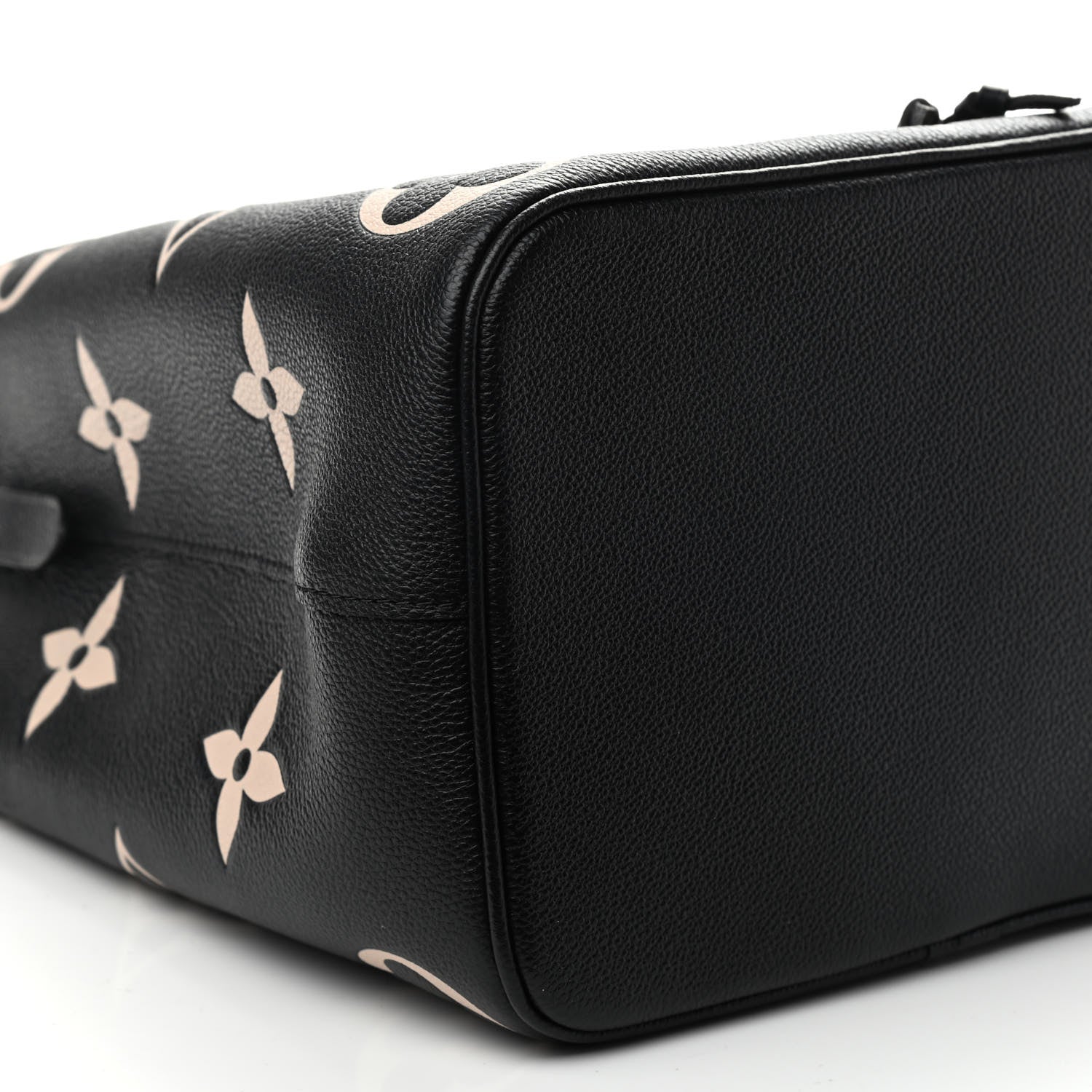 Louis Vuitton Empreinte Monogram Giant Neonoe MM Black Beige 8 of 9