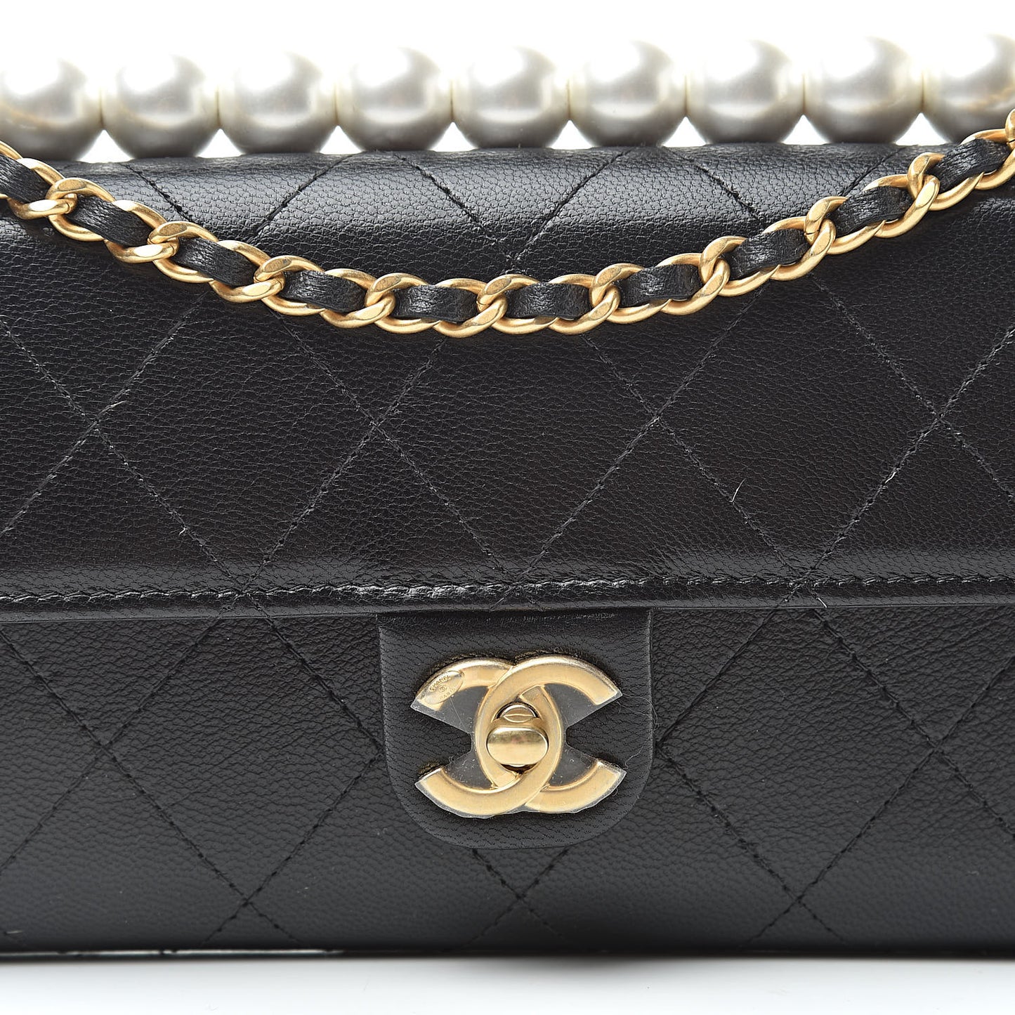 Goatskin Quilted Chic Pearls Clutch With Chain Black