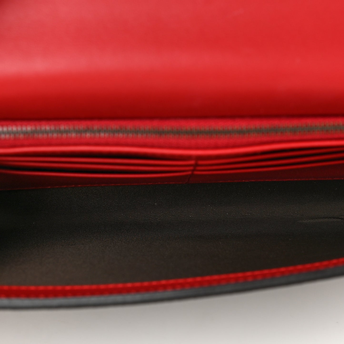 GG Supreme Monogram Mini Peony Pearly Clutch Red
