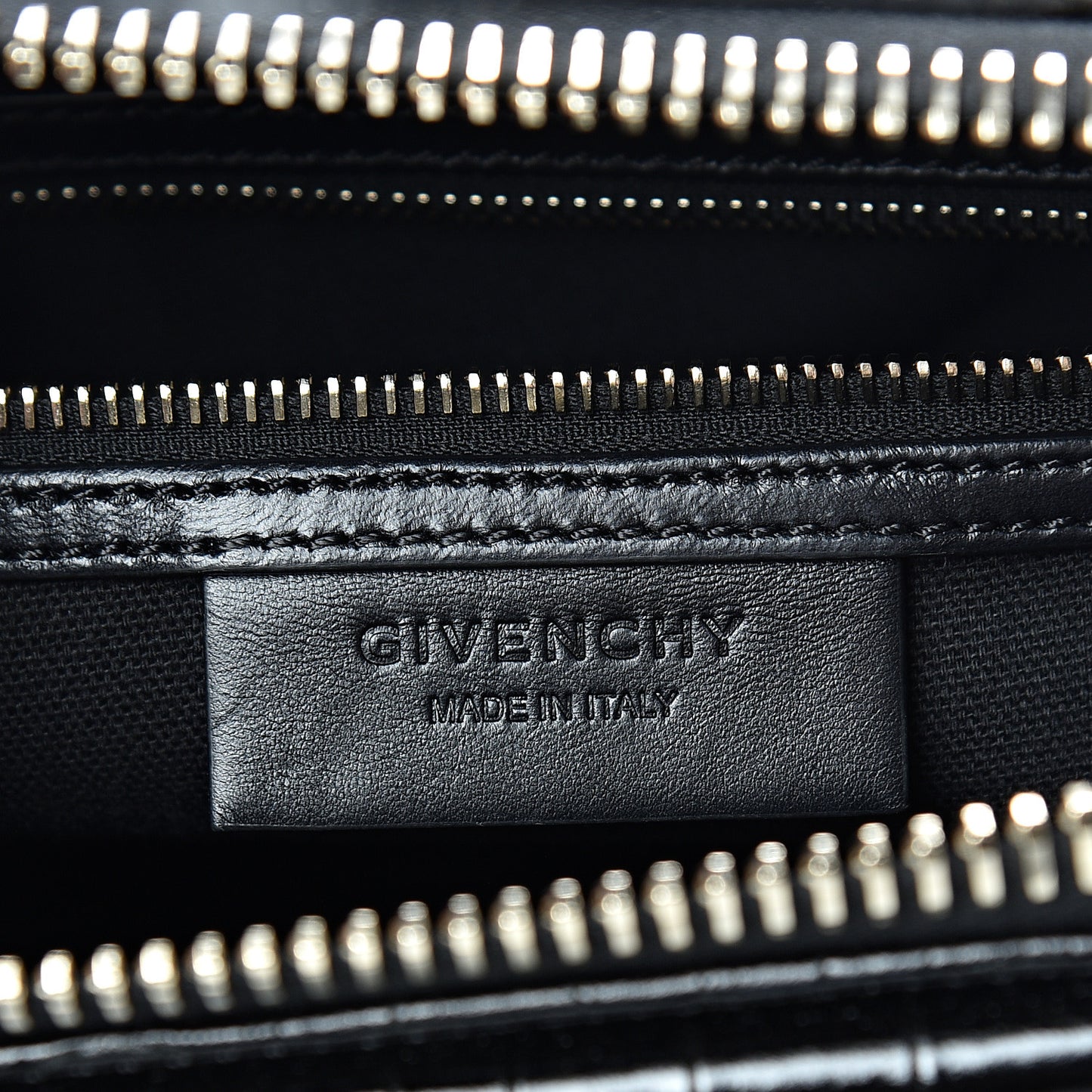 Calfskin Crocodile Embossed Small Antigona Black