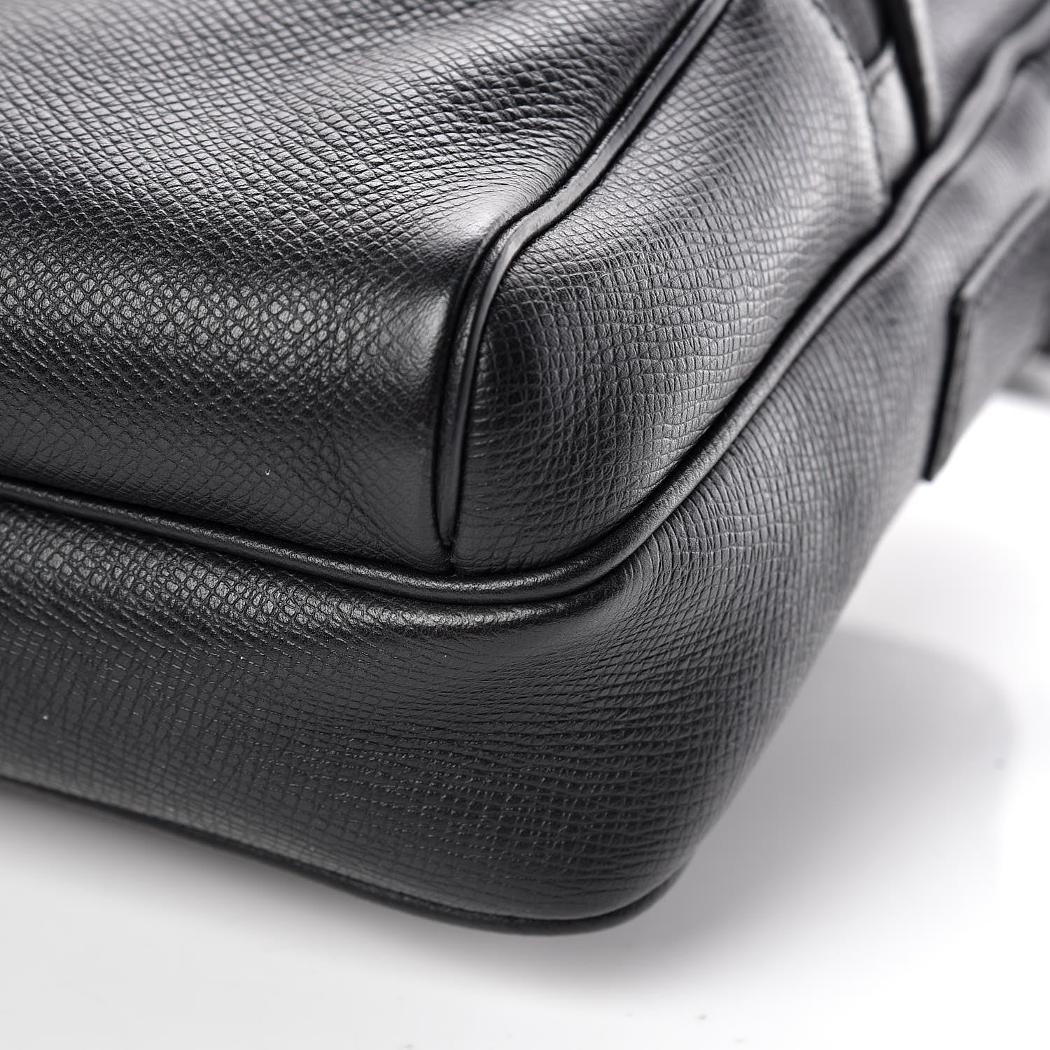 Louis Vuitton Taiga Outdoor Messenger PM Black 6 of 9