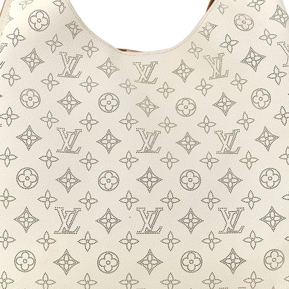 Louis Vuitton Mahina Carmel Hobo Snow 7 of 12