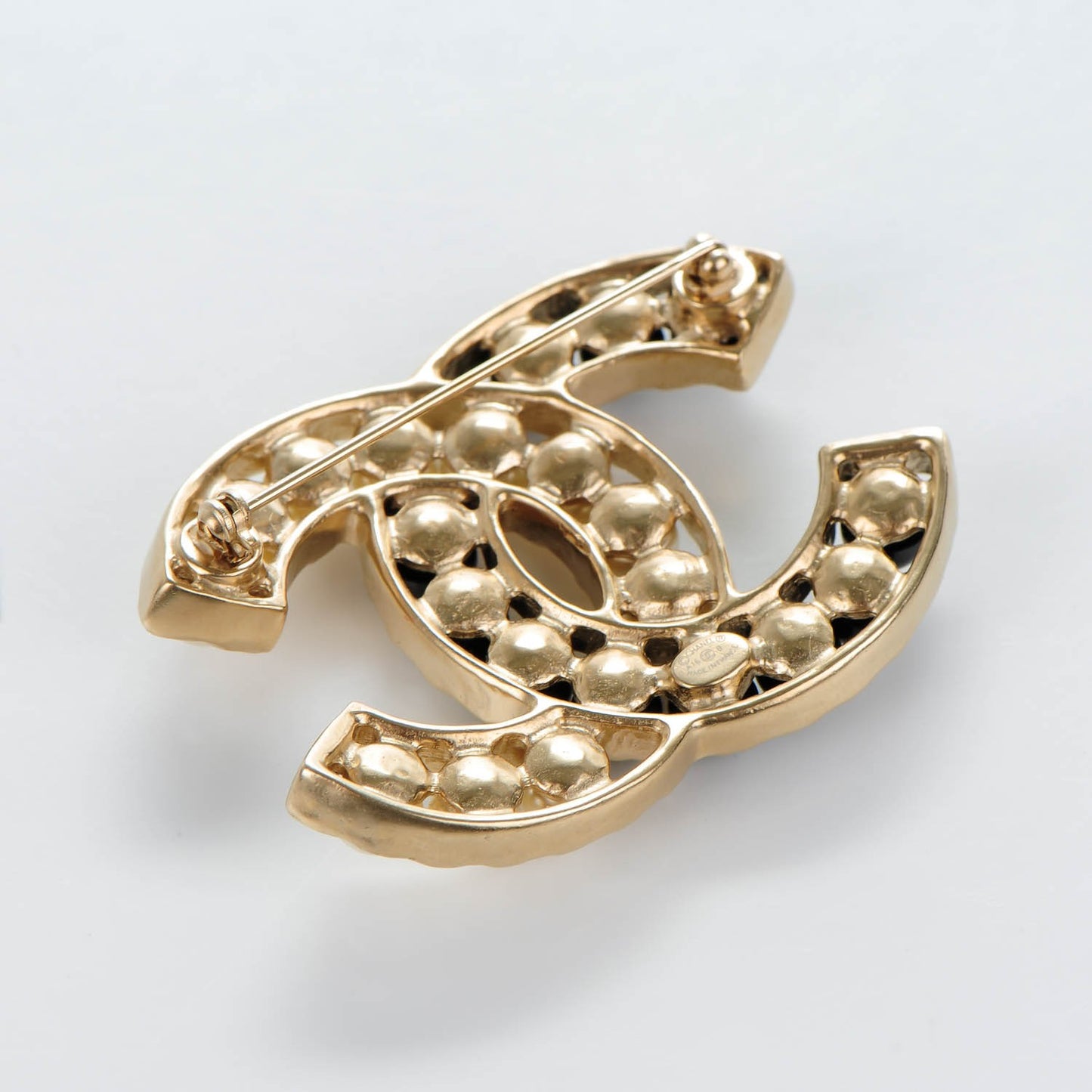 Pearl CC Brooch Gold Black