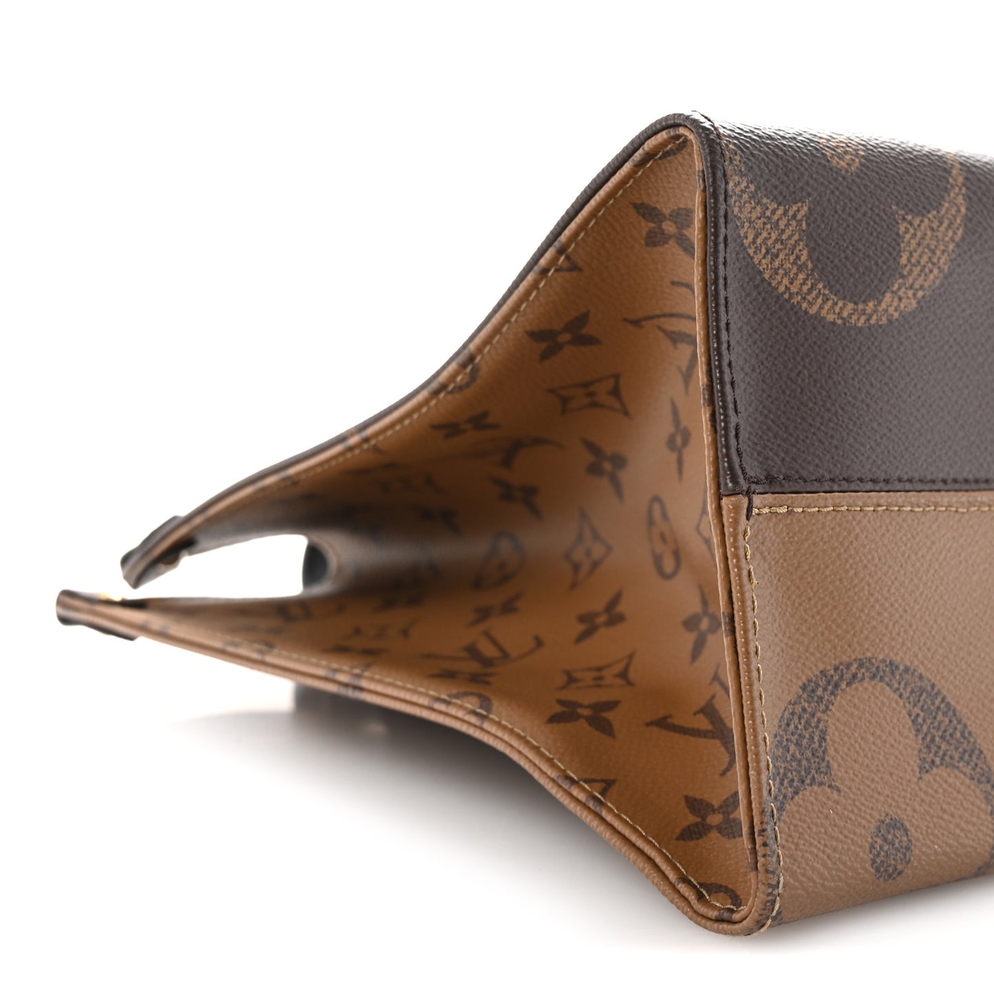 Reverse Monogram Giant Onthego MM