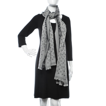 Louis Vuitton Cotton Monogram Essential Stole Gris 2 of 5
