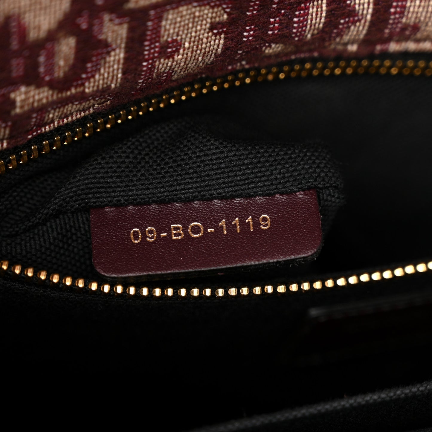 Oblique 30 Montaigne Flap Bag Burgundy