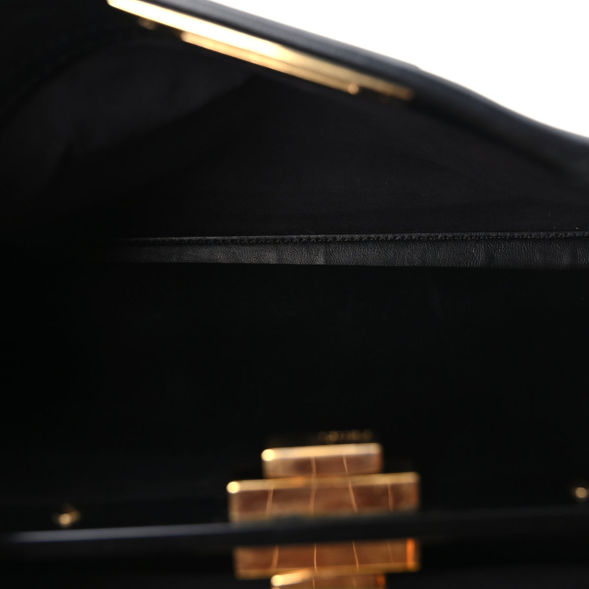 Vitello Seta Shiny Nappa Medium Peekaboo Iconic Satchel Black