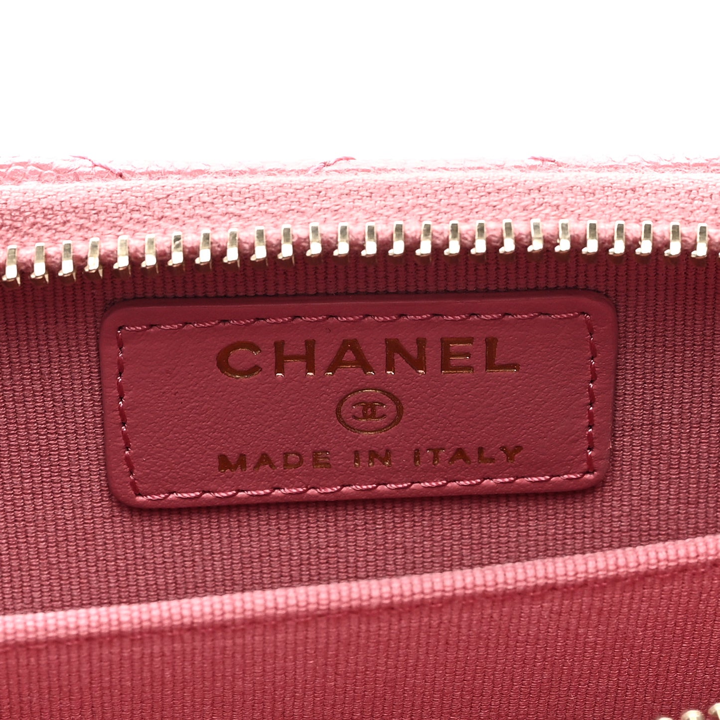 Caviar Quilted Zip Card Holder Pink