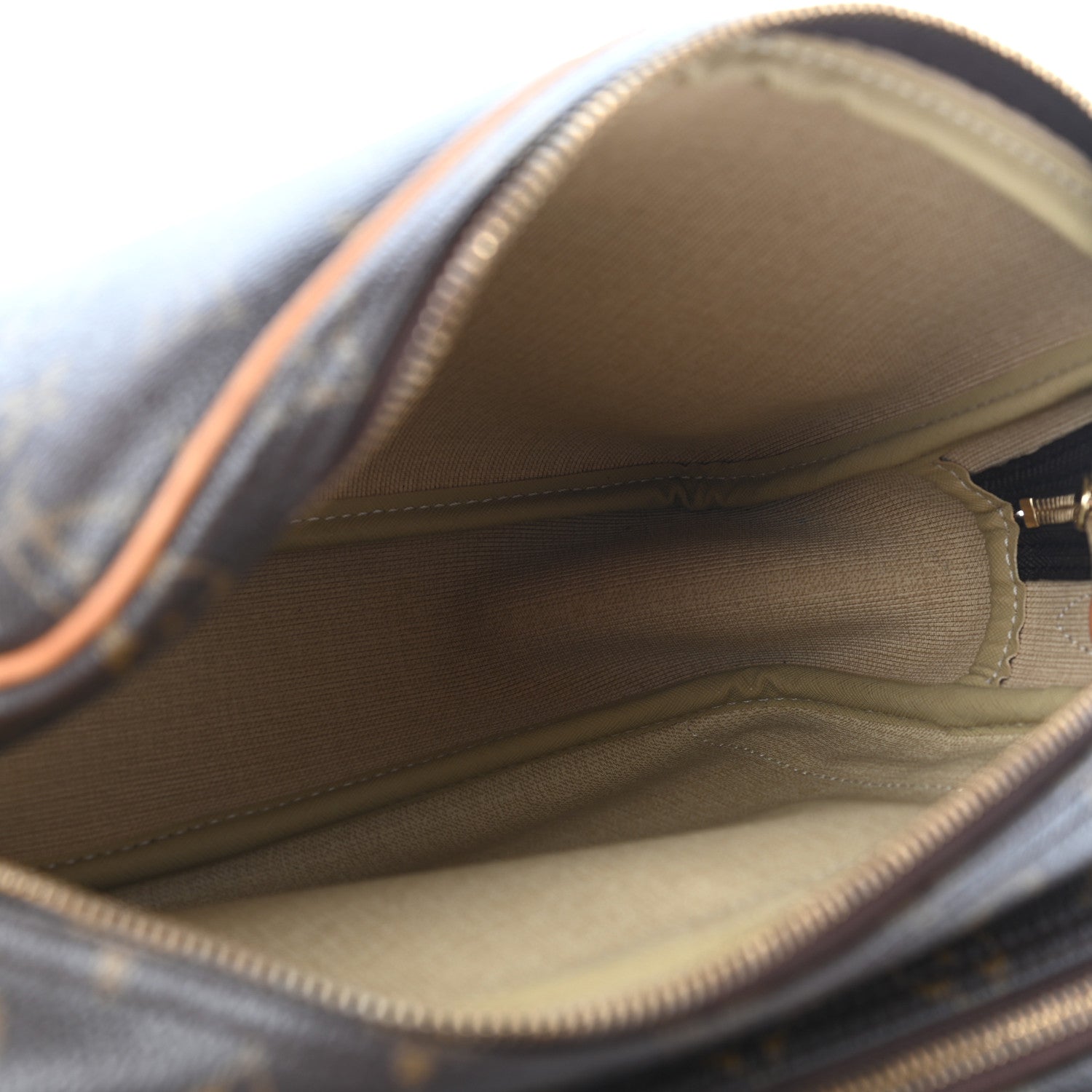 Louis Vuitton Monogram Reporter PM 6 of 9