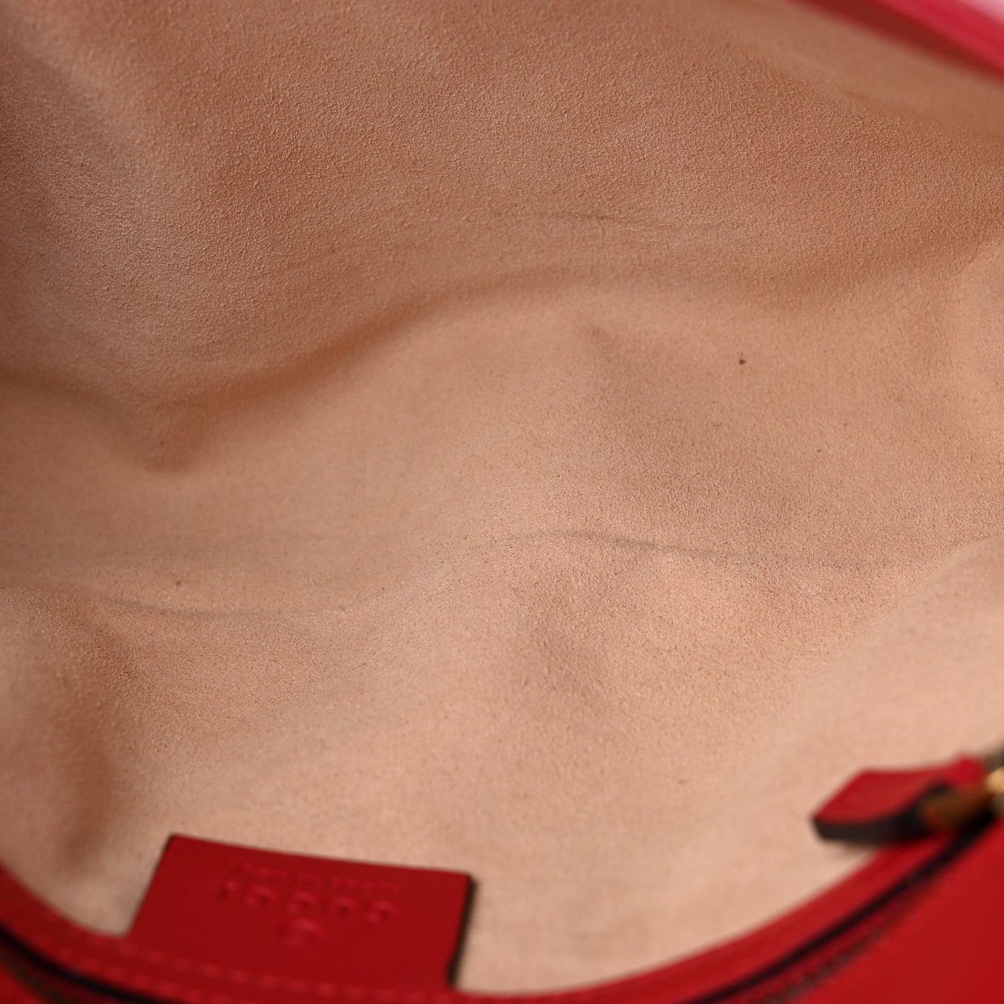 Calfskin Matelasse Small GG Marmont Shoulder Bag Hibiscus Red