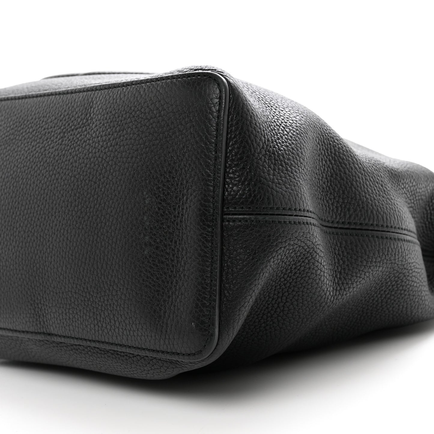 Pebbled Calfskin Large Soho Hobo Black