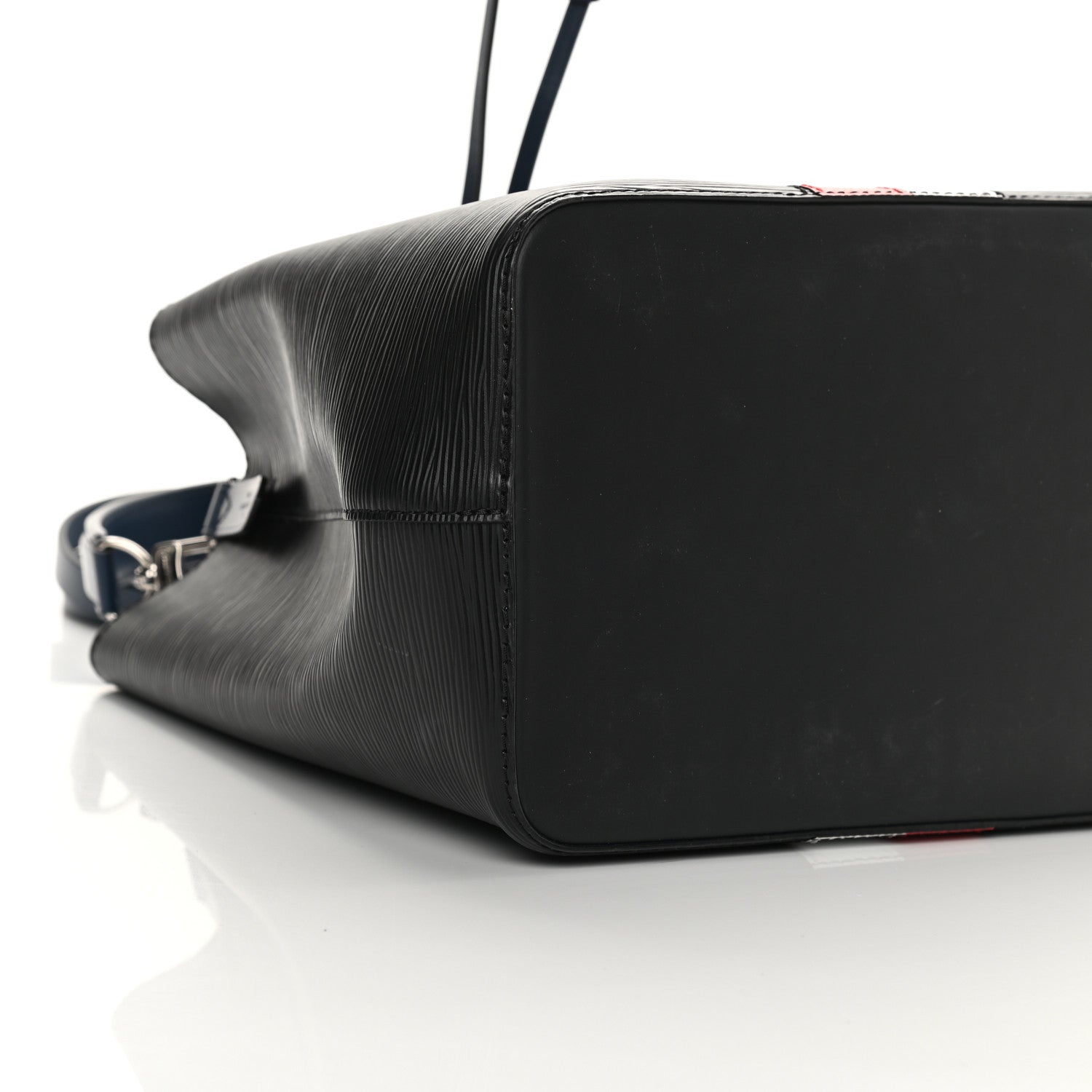 Louis Vuitton Epi NeoNoe Noir 9 of 13