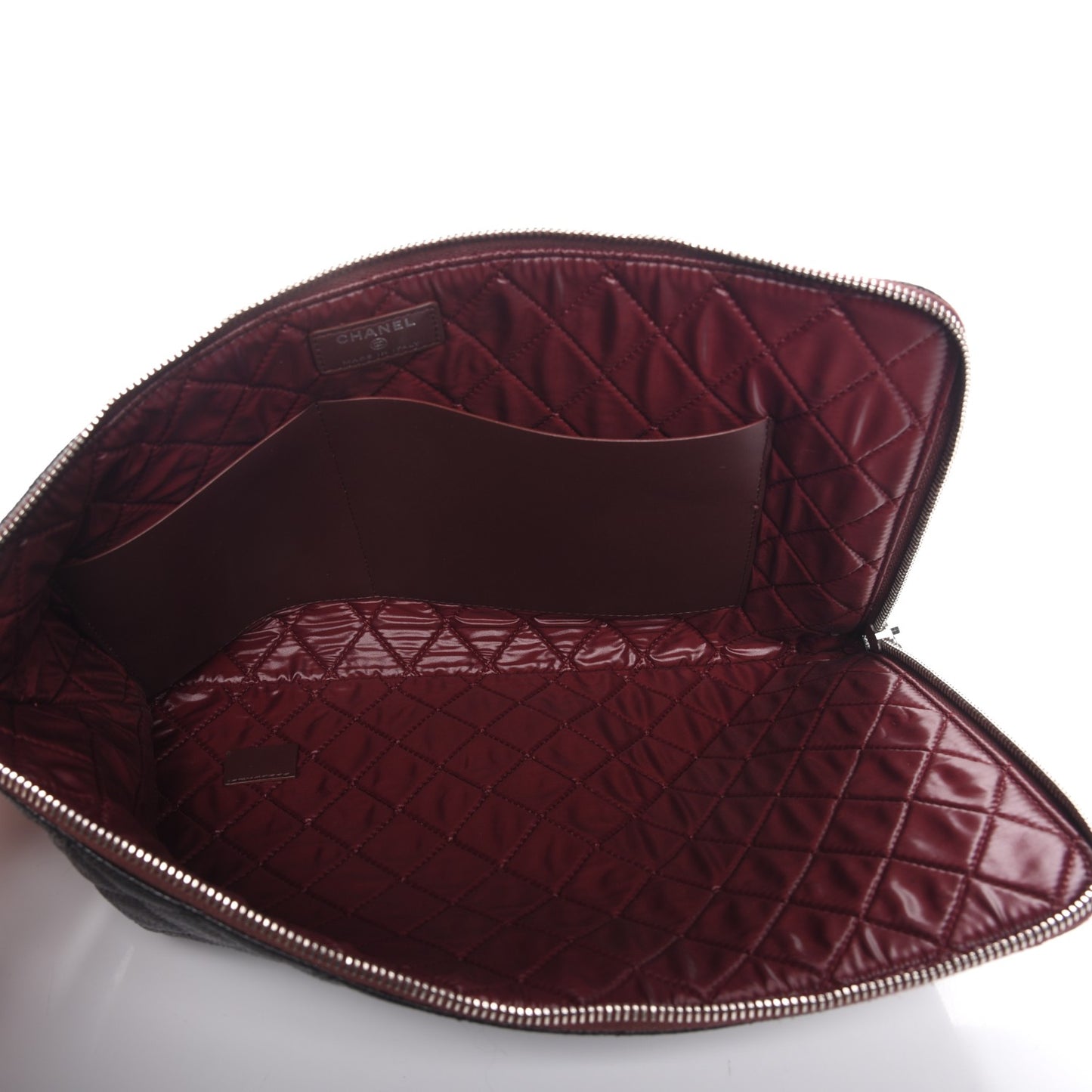 Caviar Quilted Large Slide Pouch Black