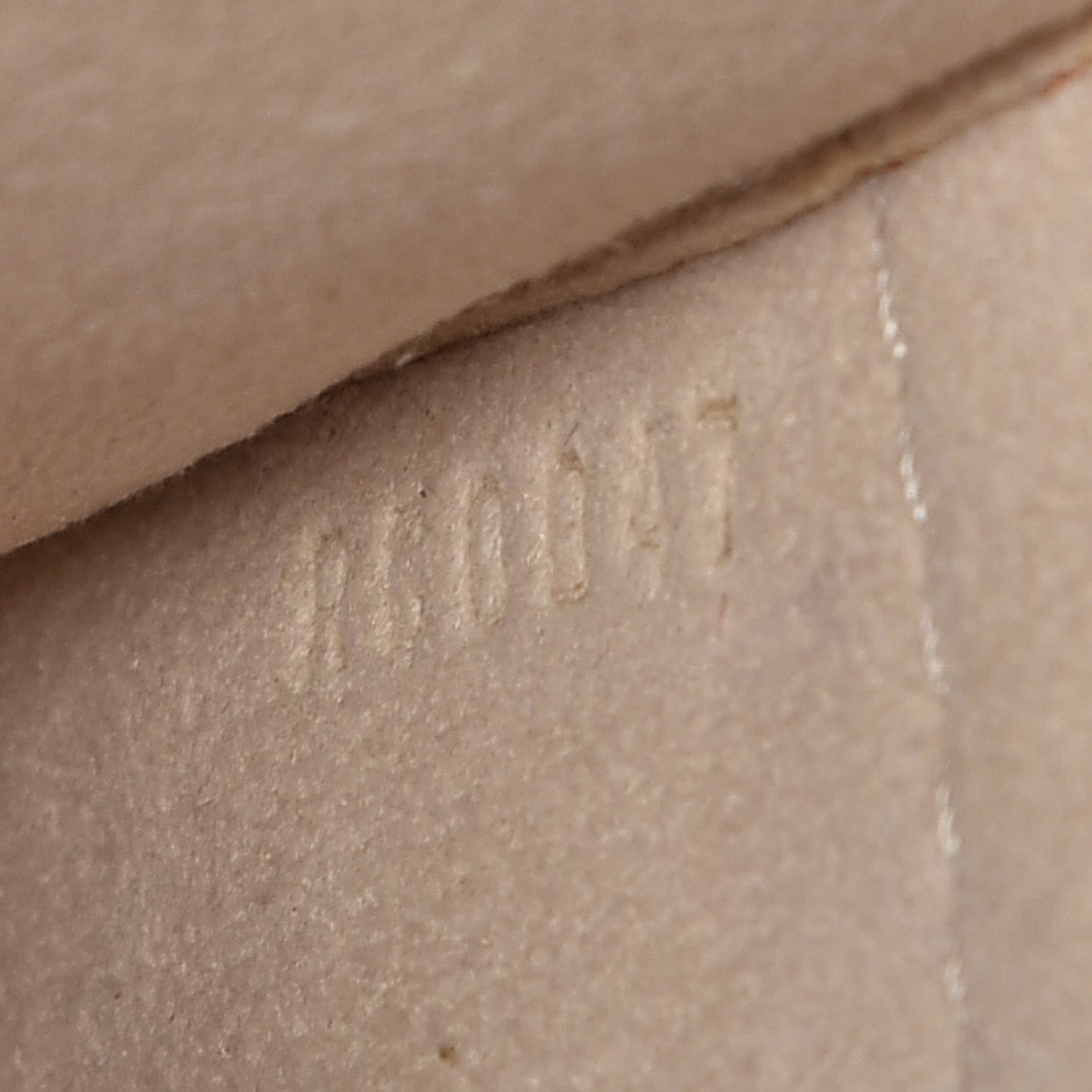 Lambskin Olympe Nimbus GM Ecru