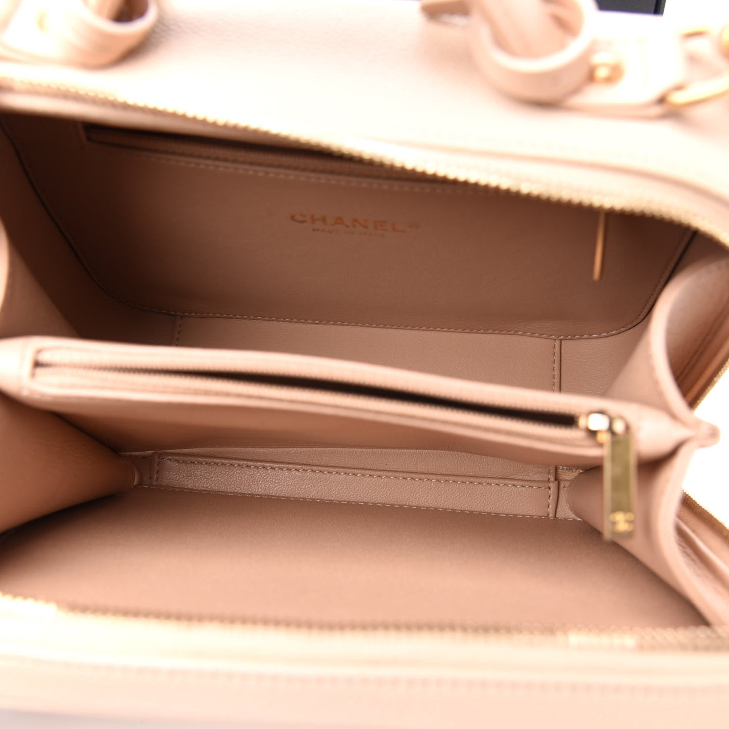 Caviar Quilted Medium CC Filigree Vanity Case Beige