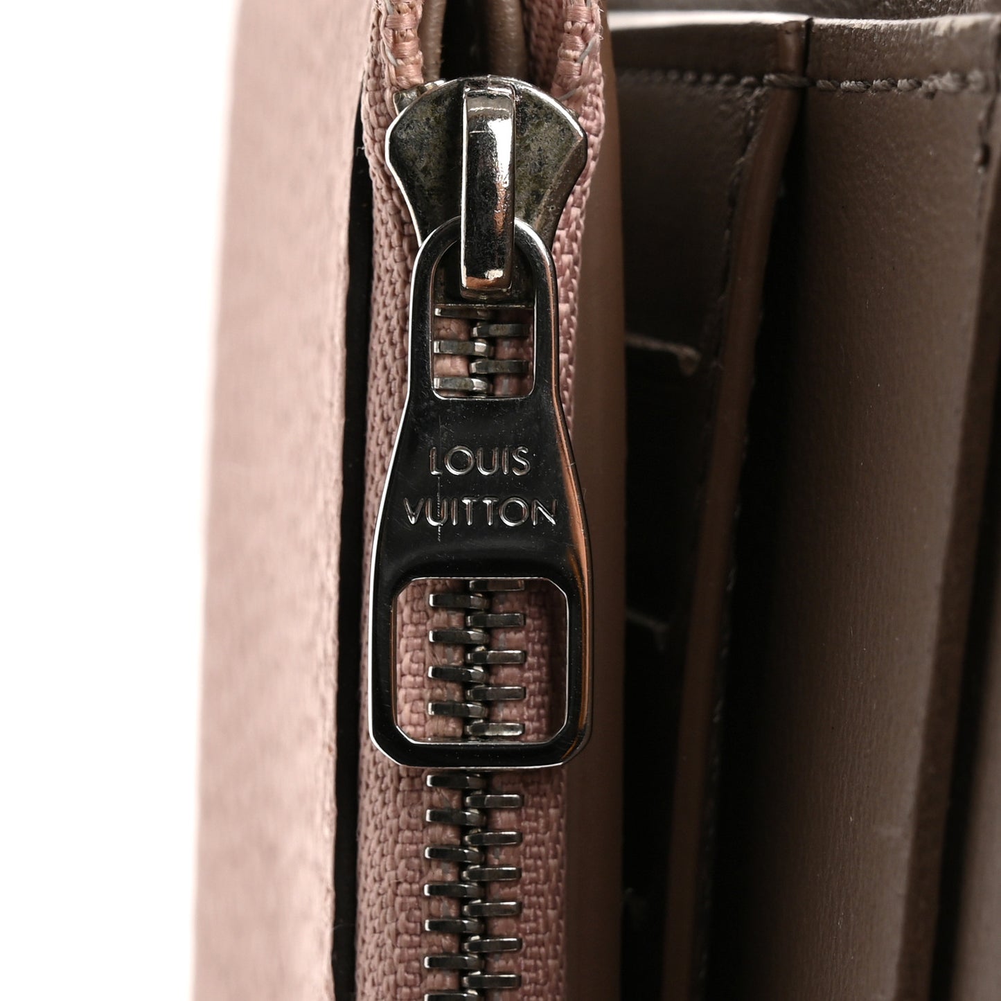 Taurillon Capucines Compact Wallet Magnolia