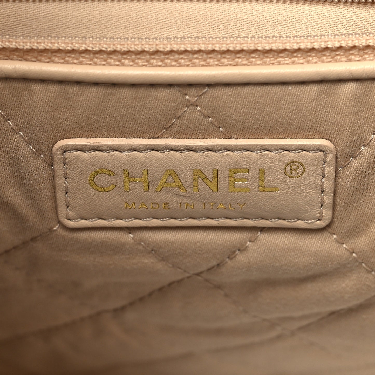 Shiny Calfskin Quilted Chanel 22 White