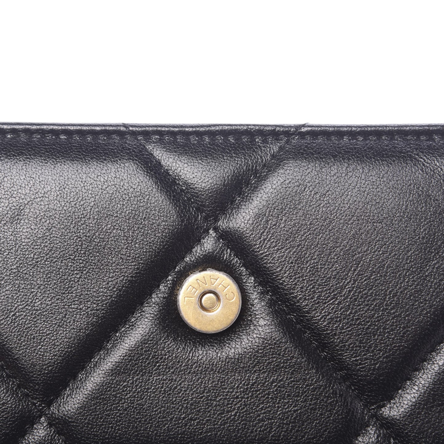 Lambskin Quilted 19 Wallet On Chain WOC Black