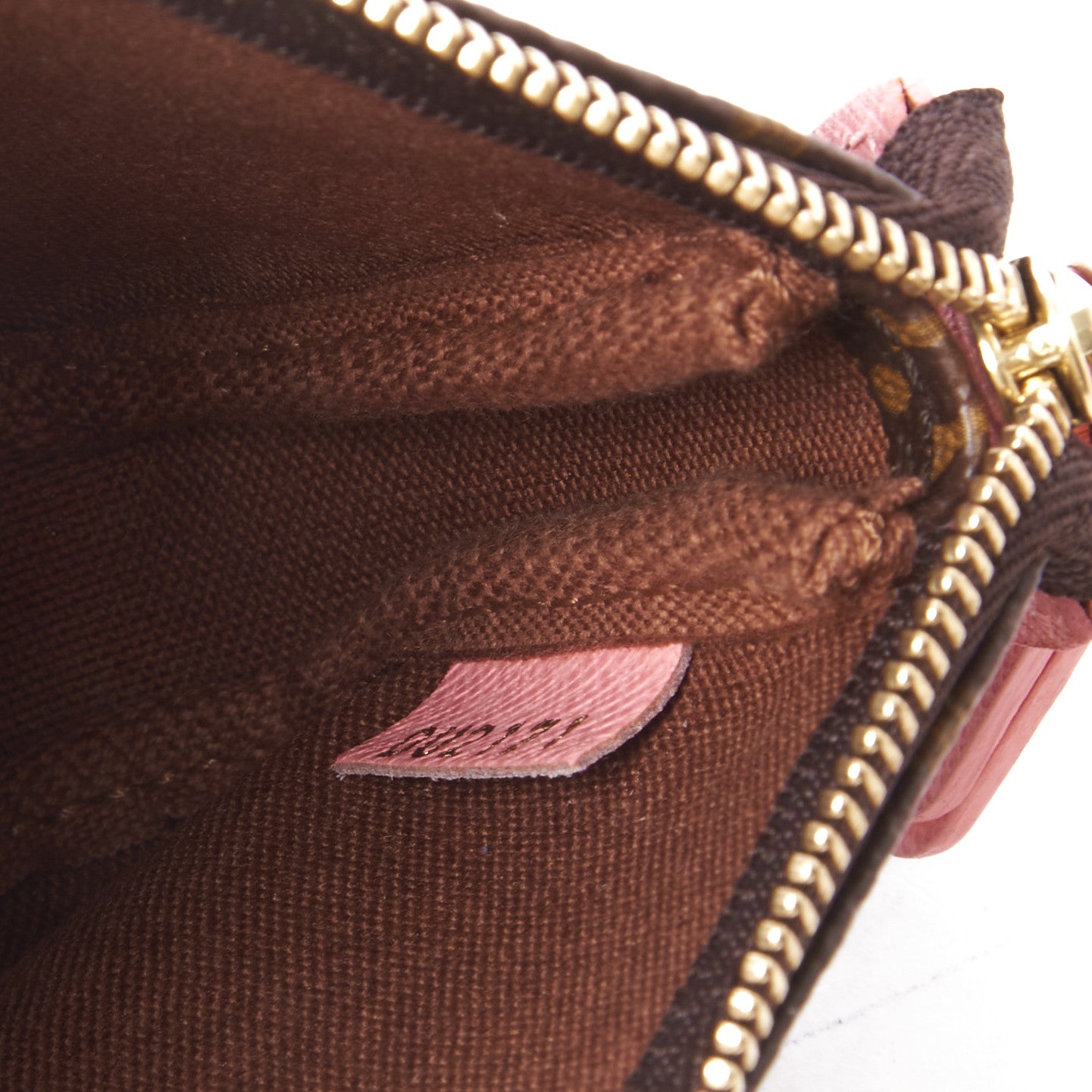 Monogram Illustre Mini Pochette Accessories Rose