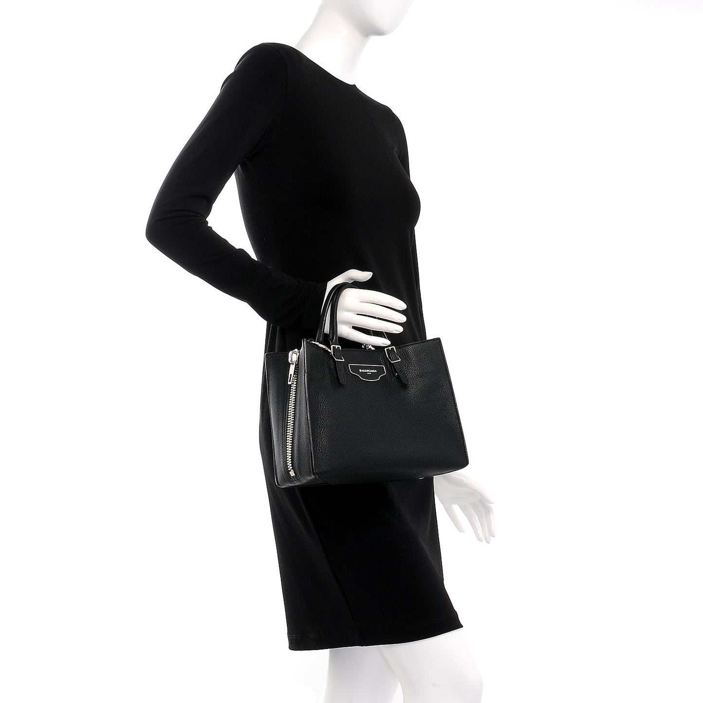 Grained Calfskin Plate Hardware Papier A6 Zip Around Tote Black