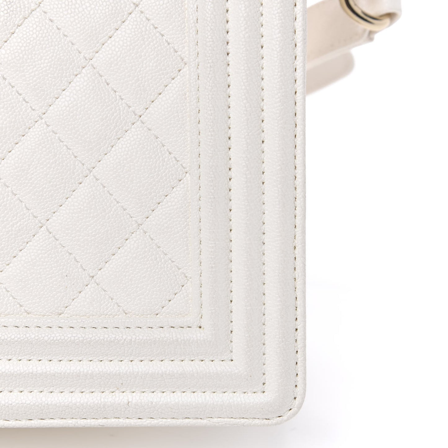 Caviar Quilted Medium Boy Flap Ivory