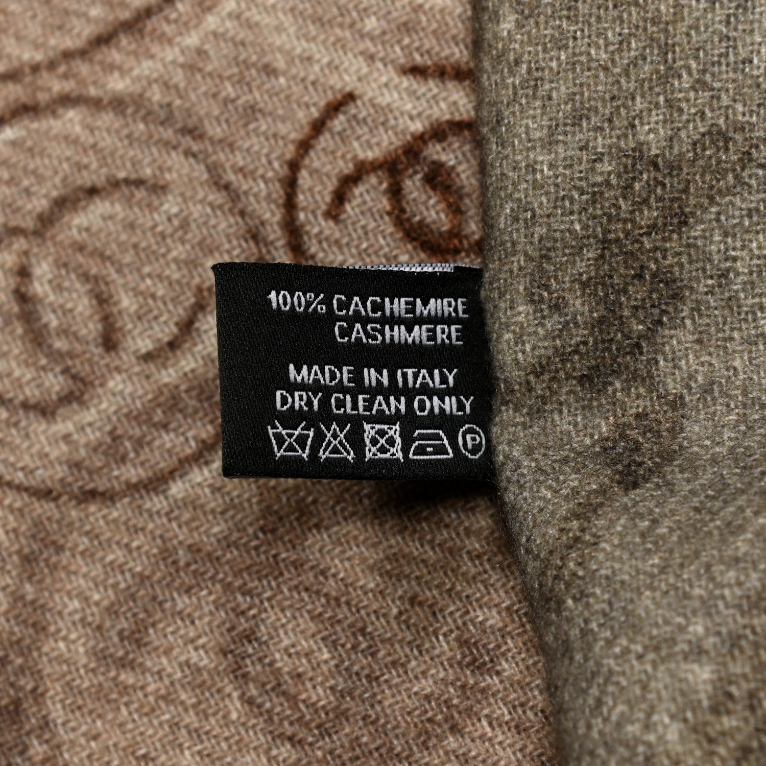 Chanel Cashmere CC Map Reversible Stole Beige 4 of 4