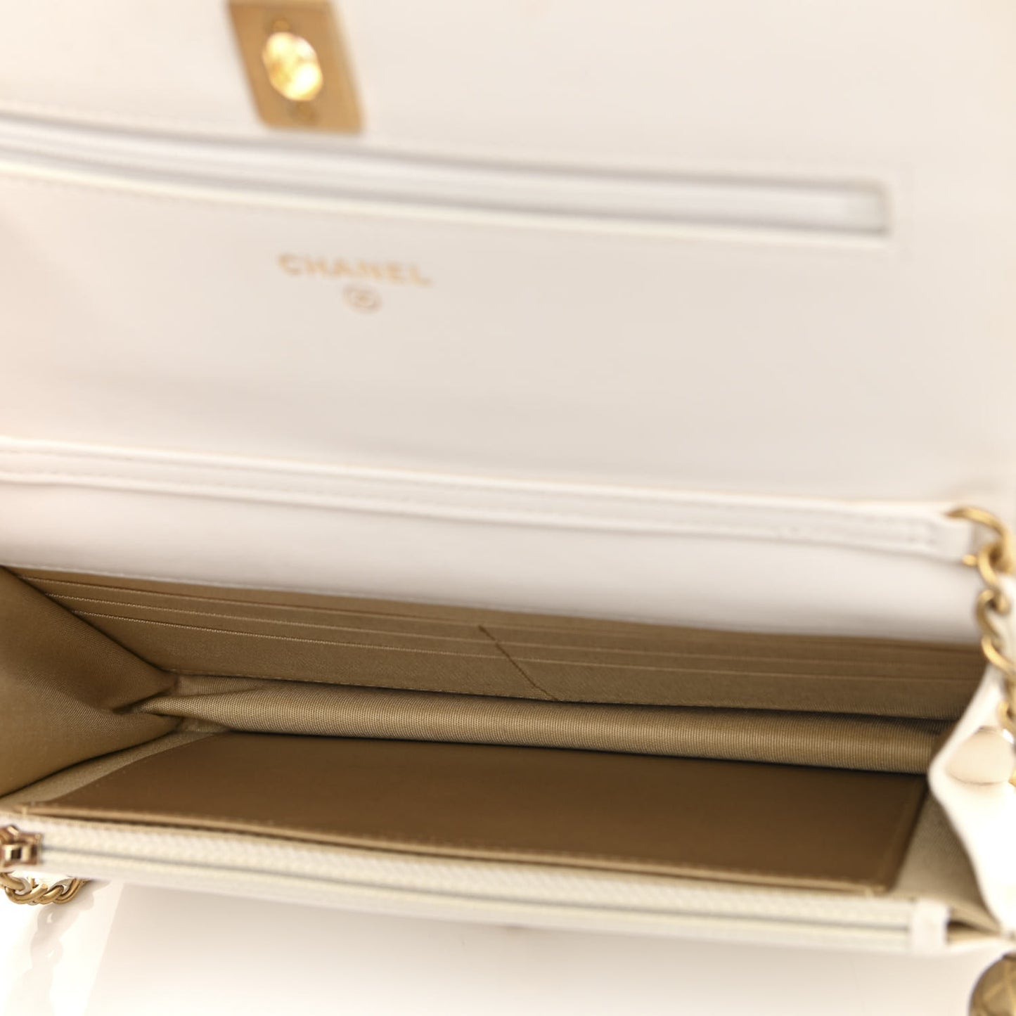 Lambskin Quilted CC Pearl Crush Wallet on Chain WOC White