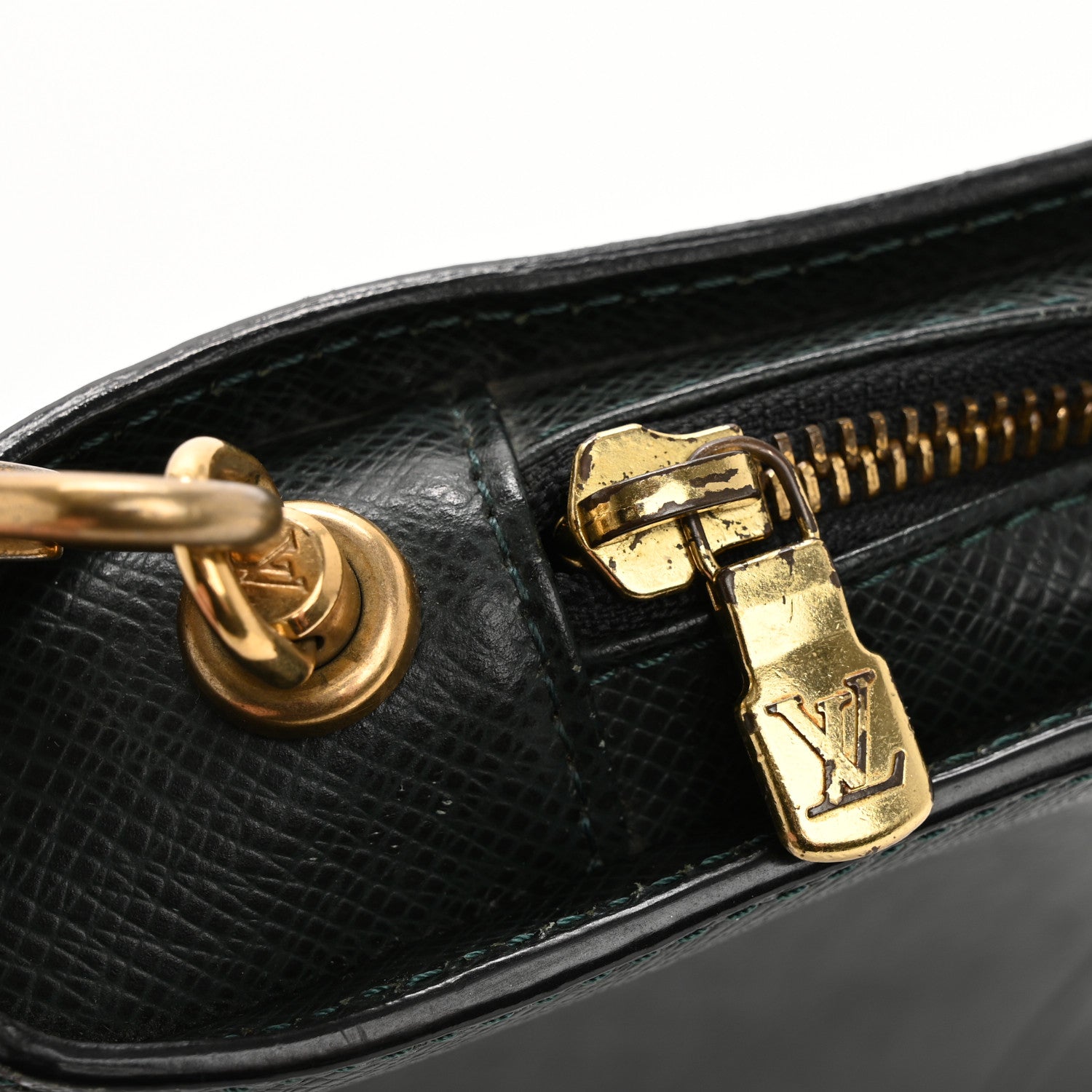 Louis Vuitton Taiga Baikal Pochette Epicea 10 of 12
