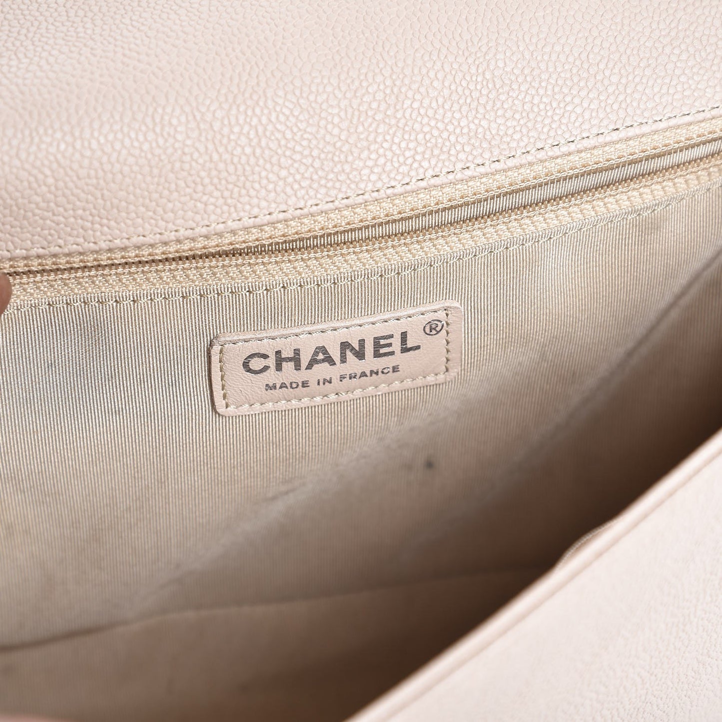 Caviar Quilted New Medium Boy Flap Beige Clair