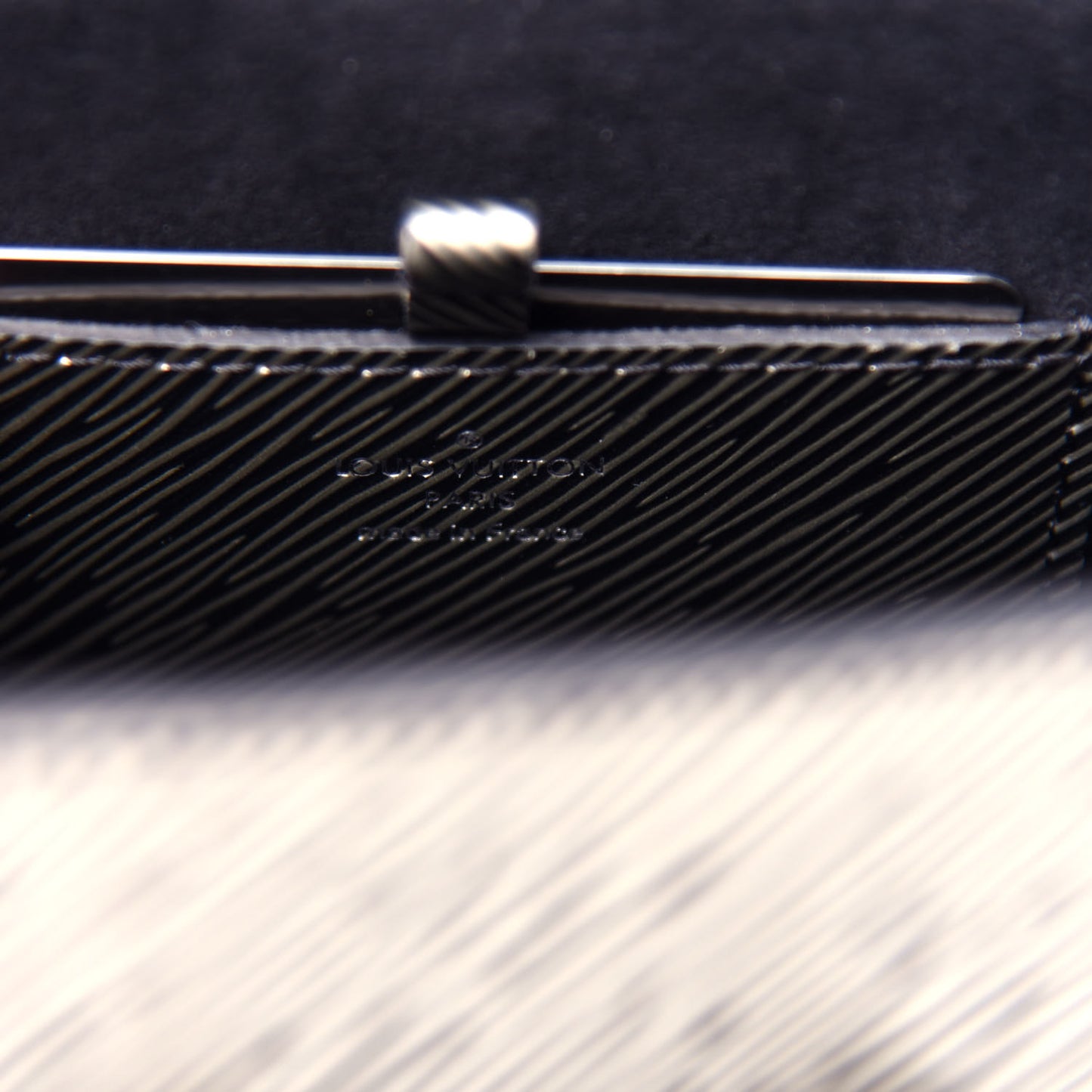 Epi Twist Shoulder Bag MM Platine