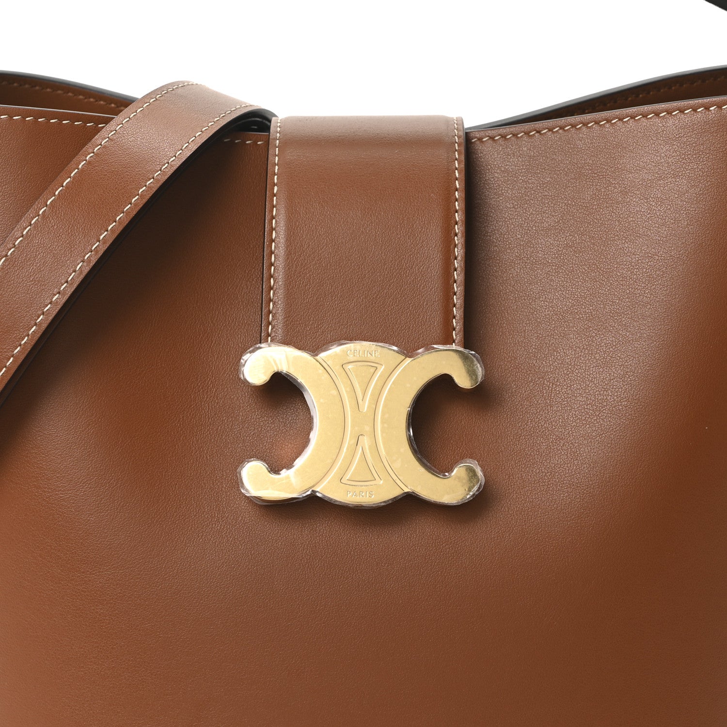 CELINE バッグ　レア！　ジャンク品 Celine Smooth Calfskin Triomphe Medium Louise Bag Tan 1800605