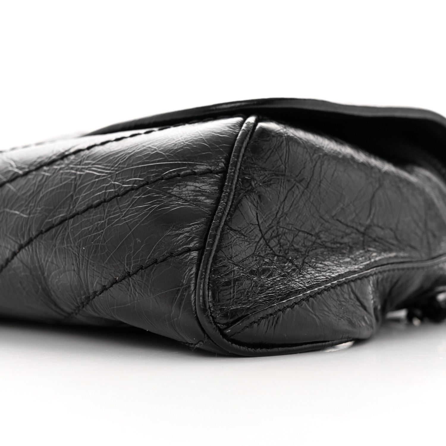 Saint Laurent Crinkled Calfskin Matelasse Monogram Niki Body Bag Black 9 of 11