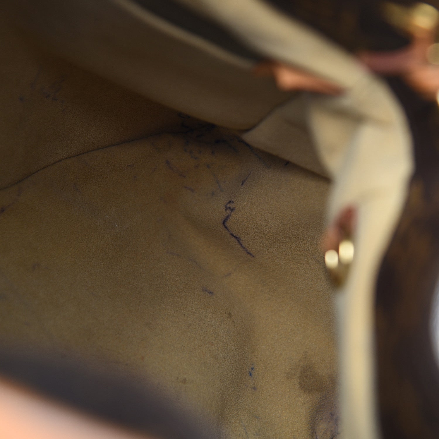 Louis Vuitton Monogram Artsy MM 12 of 19