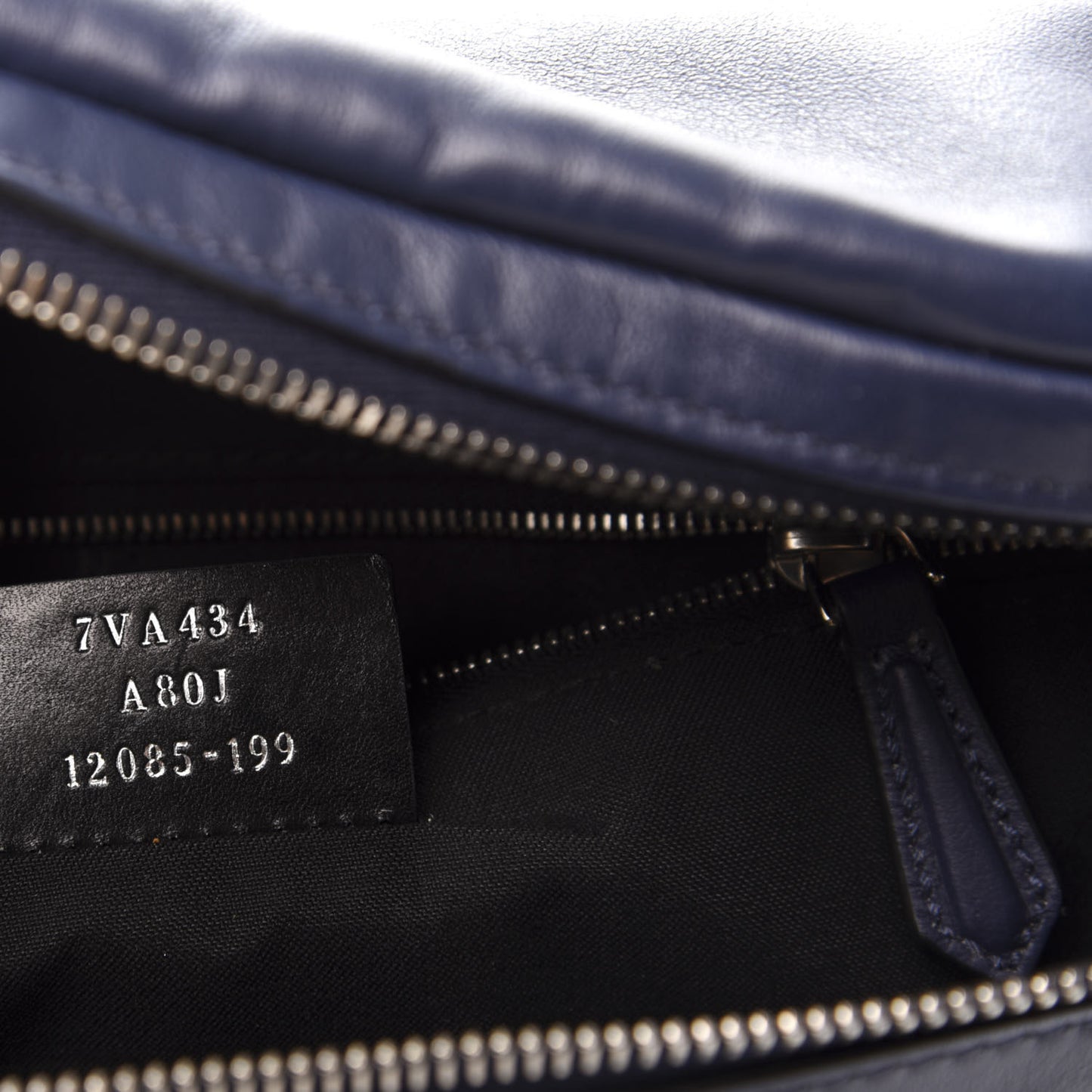 Vitello Grace Light Century Devil Eyes Belt Bag Navy White