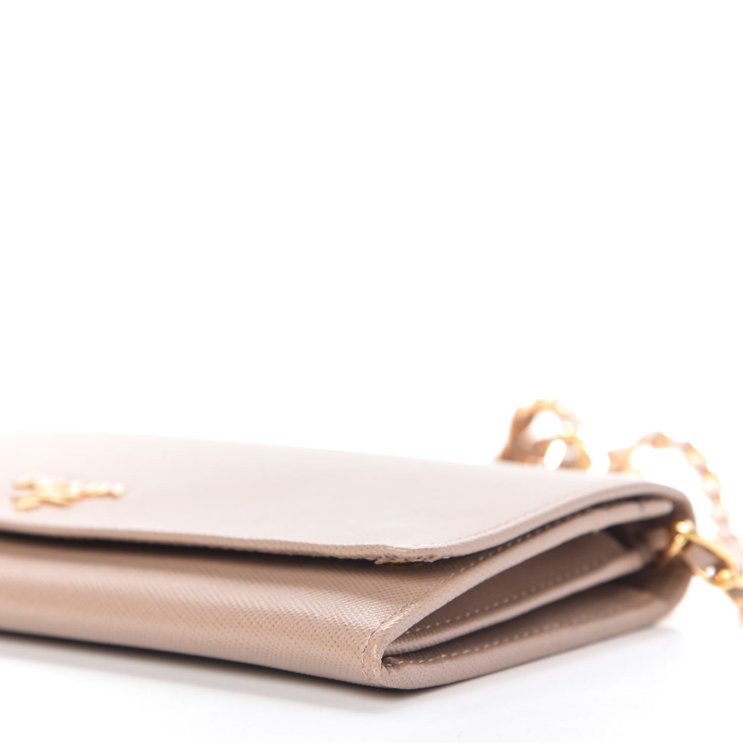 Saffiano Metal Oro Chain Wallet Cammeo