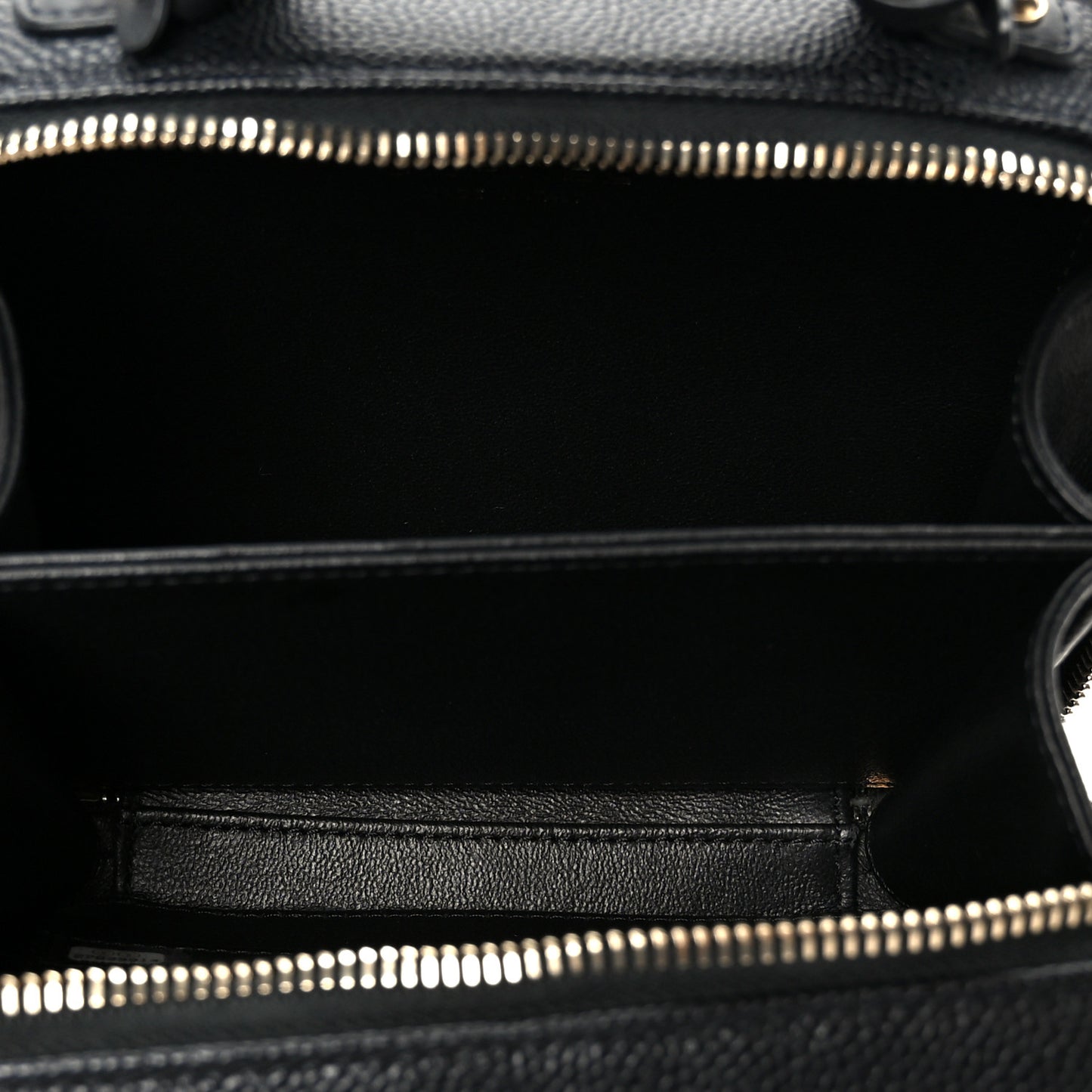 Caviar Quilted Small CC Filigree Vanity Case Black