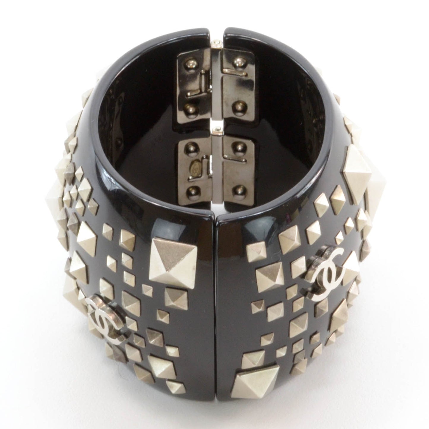 Resin Studded CC Wide Cuff Black