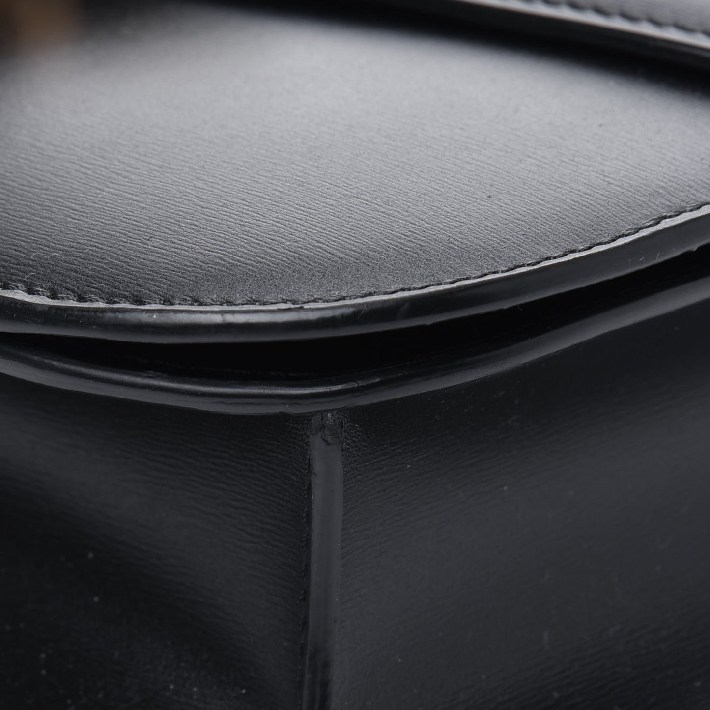 Box Calfskin Medium Classic Box Flap Bag Black