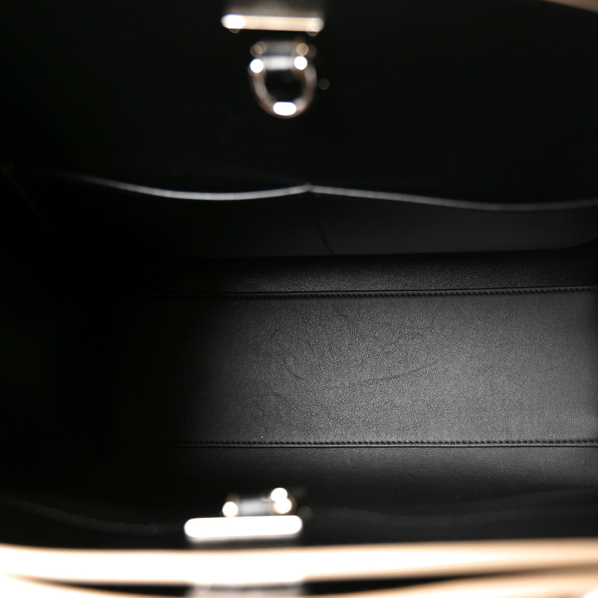 Calfskin World Tour City Steamer MM Black