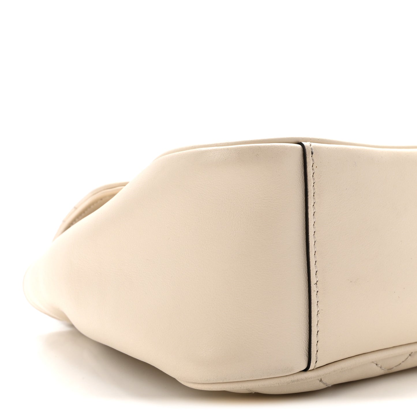 Calfskin Matelasse Small GG Marmont Shoulder Bag White